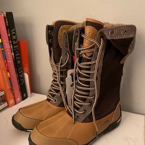 NWT PAJAR Canada Womens Winter Boots Size: 7-7.5 or 38